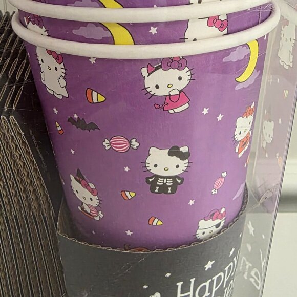 HELLO KITTY 16 oz Paper Cups w/ Lids and Sleeves | Coffee Hot Cocoa Tea | NEW - Picture 3 of 4